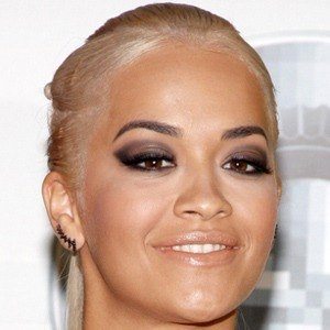 Birth Charts of Celebrities born on 11月26日