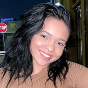 River Bleu, 22 (Instagram明星)