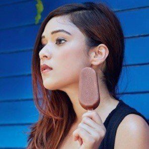 Riya Jain, 32 (Blogger)