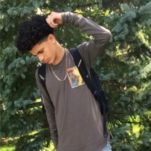 Robbie Burlew, 23 (TikTok Star)