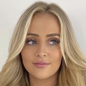 Robyn Hobson, 27 (Instagram Star)