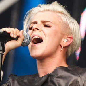Robyn image 4