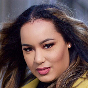 Rochelle Johnson, 39 (Blogger)