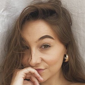 Romane, 30 (YouTube明星)