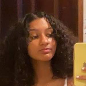 Romina Santos, 20 (TikTok明星)