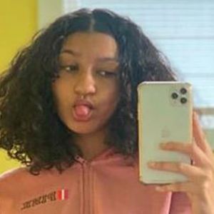 Romina Santos, 20 (TikTok Star)