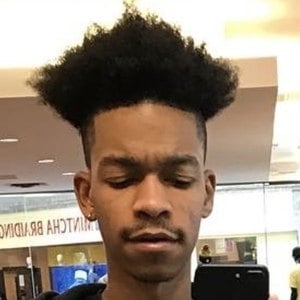 Romique Thompson, 29 (Artista Multimídia)