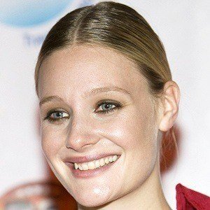 Romola Garai, 43 (Nữ diễn viên điện ảnh)