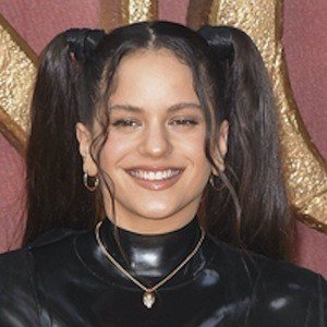 Rosalía, 32 (流行歌手)