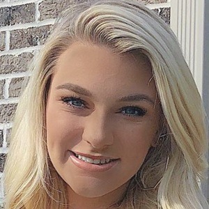 Rosalie Summerlin, 23 (TikTok明星)