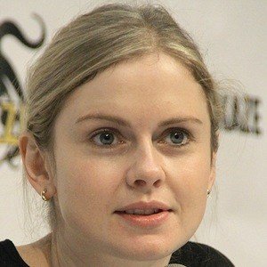 Rose McIver image 6