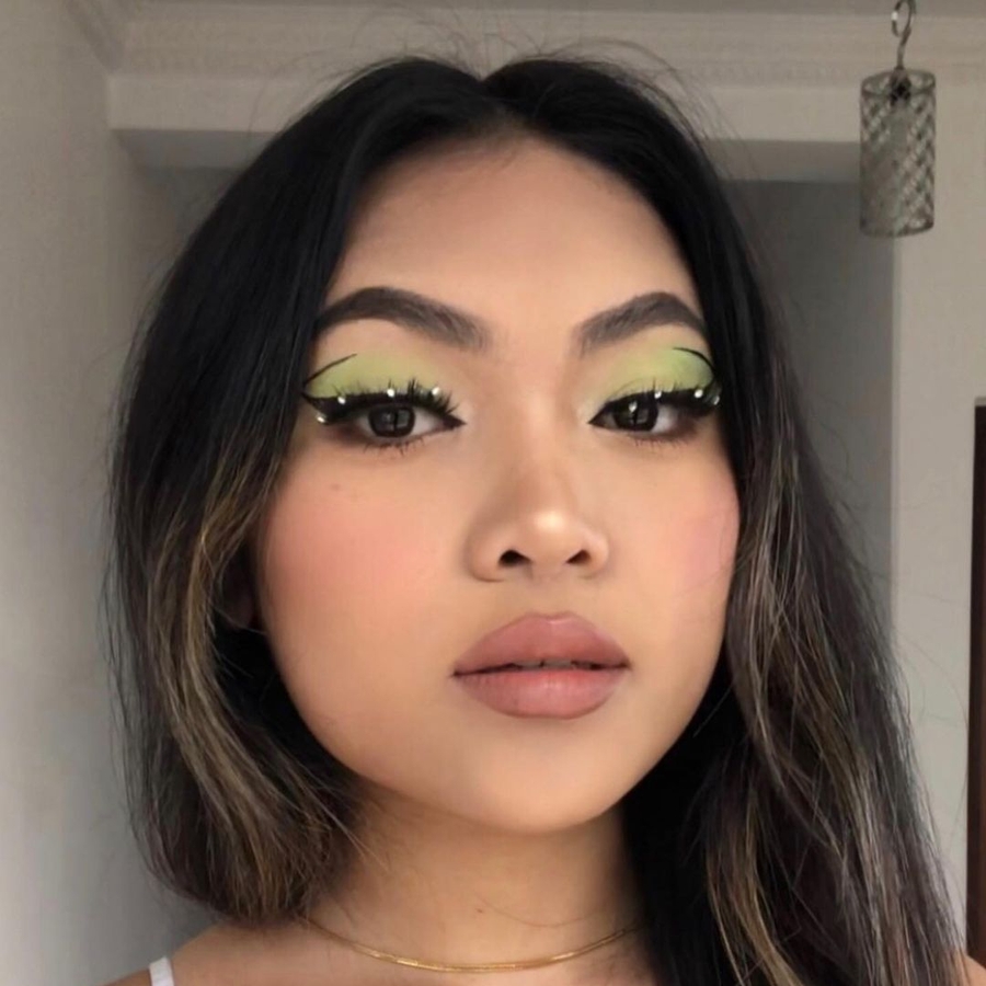 Rose Tamang, 23 (YouTube明星)