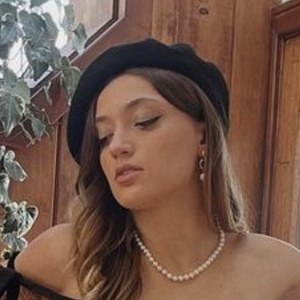 Rosemaryretro, 28 (TikTok-ster)