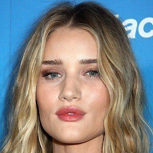 Rosie Huntington-Whiteley, 38 (电影女演员)