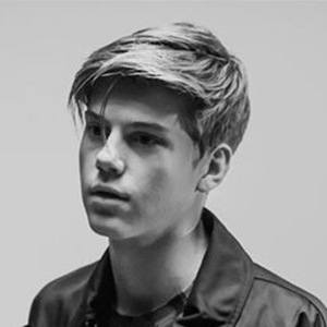 Ruel, 22 (Cantor De Soul)