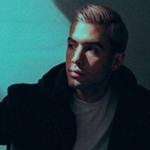 Ryan Caraveo, 32 (Chanteur R&B)