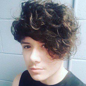 Ryan Lawrie, 29 (流行歌手)