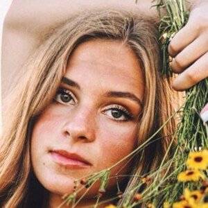 Rylee Carter, 23 (TikTok Star)