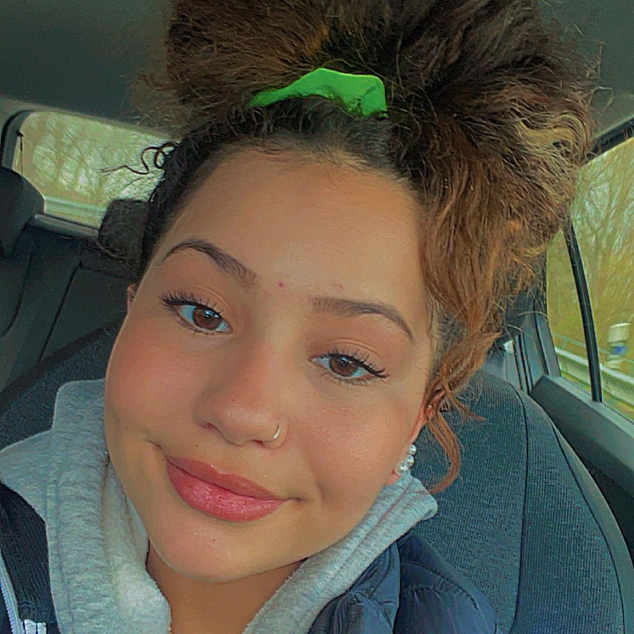 Sabrin Amiri, 17 (YouTube Star)