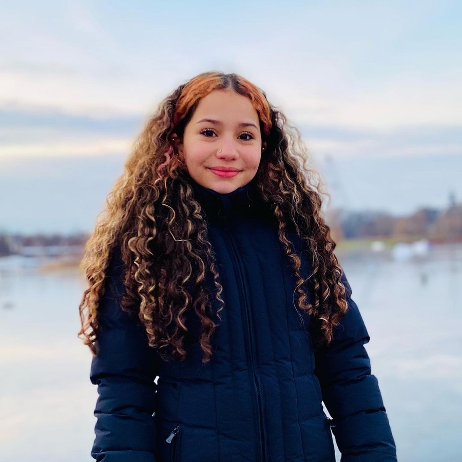 Sabrin Amiri, 17 (YouTube明星)