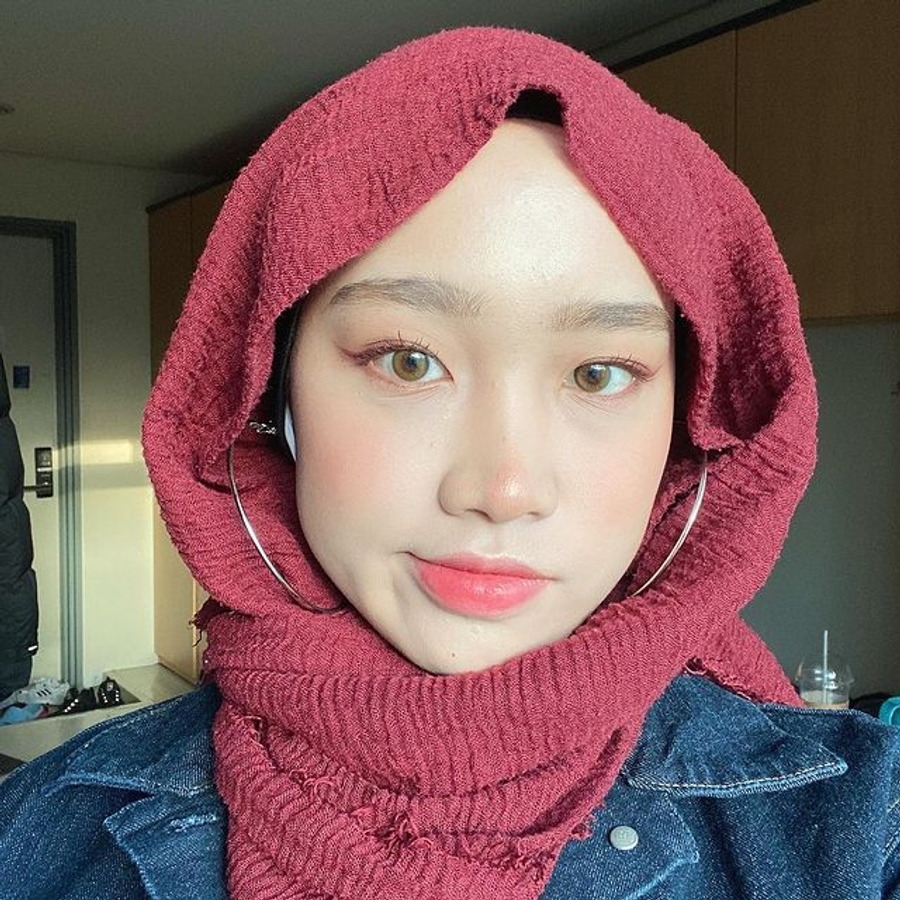 Sabrina Azhar, 25 (YouTube明星)