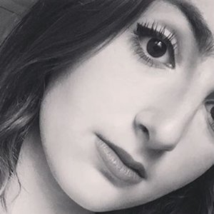 Sabrina Koun, 22 (YouTube明星)