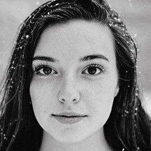 Sadie Seelert, 24 (Movie Actress)