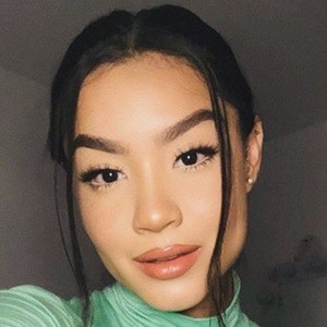 Salome Camargo, 23 (流行歌手)