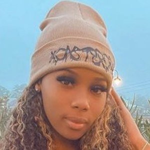 Salome Emani Campbell, 24 (YouTube明星)