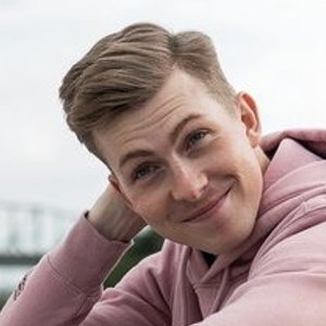 Sam Eckholm, 29 (TikTok Star)