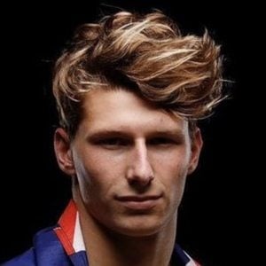 Sam Fricker, 23 (Thợ lặn)