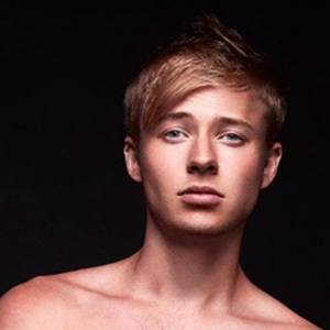 Sam Golbach, 28 (Instagram Star)