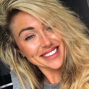 Samantha martina, 32 (Instagram Star)