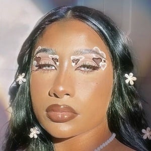 Samantha Talu, 27 (TikTok明星)