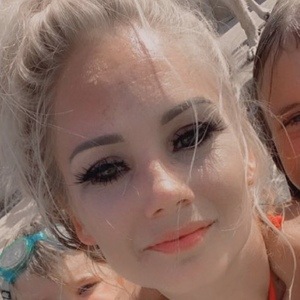 Samantha Young image 3