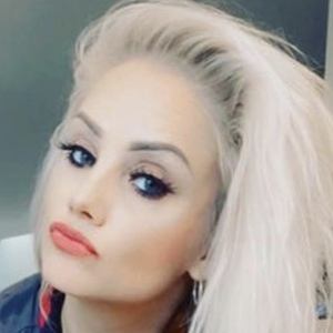 Samantha Young image 8