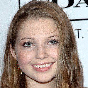Sammi Hanratty, 28 (Actrice de télévision)