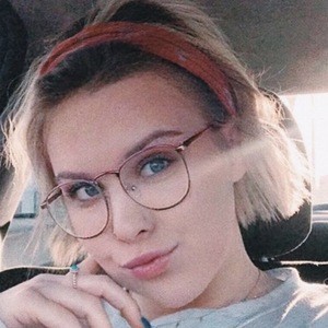 Sammiipeace, 28 (TikTok Star)