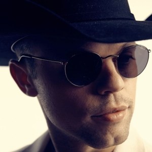 Sammy Arriaga, 33 (鄉村歌手)