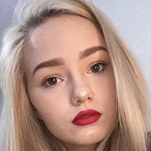 Sandra Decker, 25 (TikTok Star)