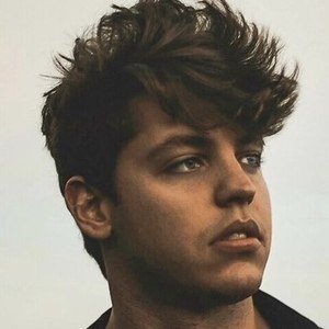 Santiago Bidart, 32 (電視演員)