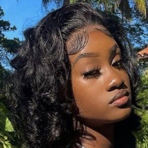 Sapphire Allia, 23 (TikTok明星)