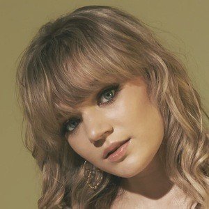 Sapphire, 21 (Pop Singer)