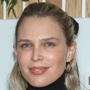Sara Foster image 5