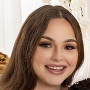 Sara James - teacher image 11