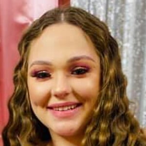 Sara James - teacher image 3