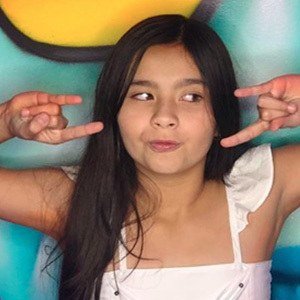 Sara Linares, 17 (YouTube Star)