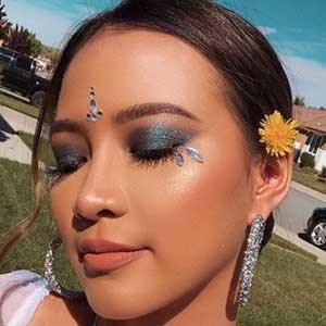 Sara Robert, 30 (Instagram明星)