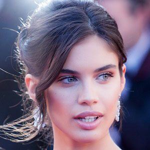Sara Sampaio, 34 (Model)