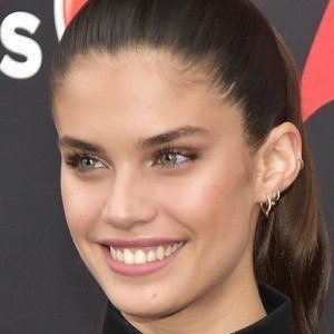 Sara Sampaio, 34 (Model)